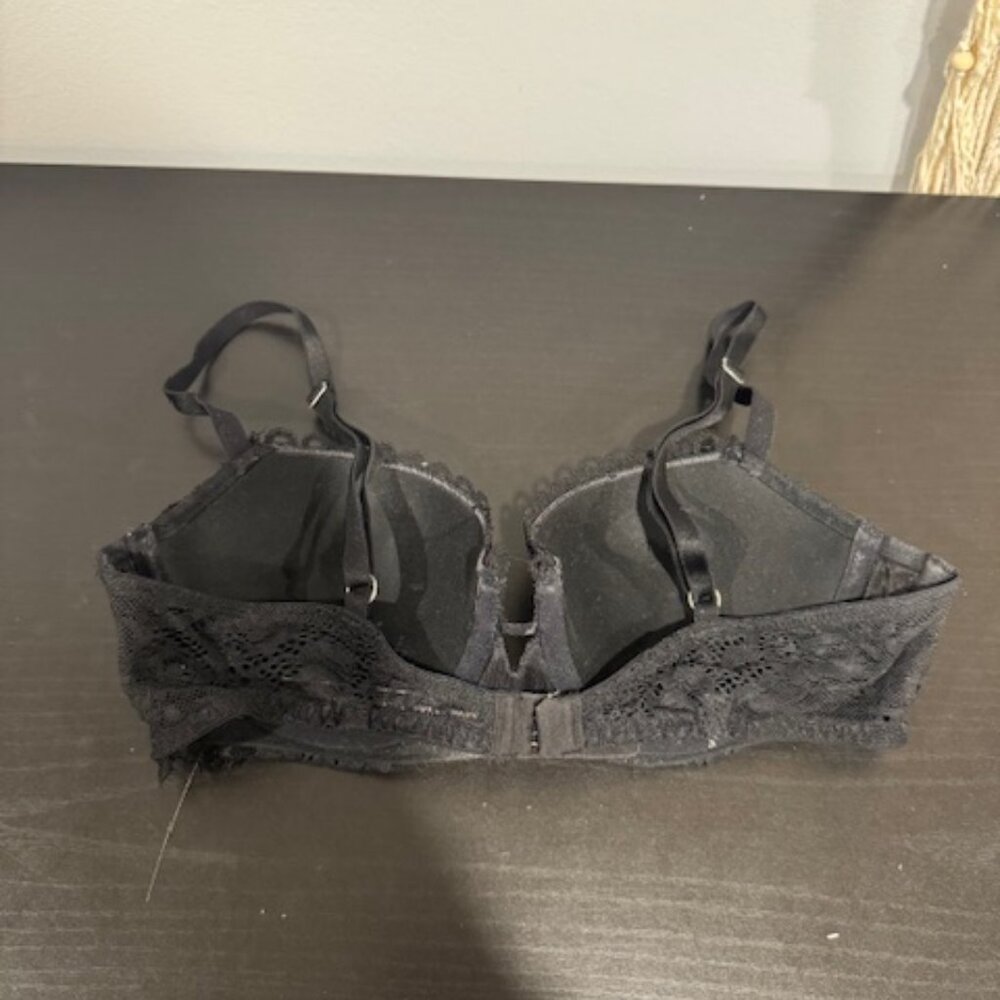 Victoria Secret Bra - Picture 2 of 2